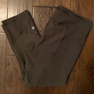 EUC Lululemon Pace Rival Crops - size 10